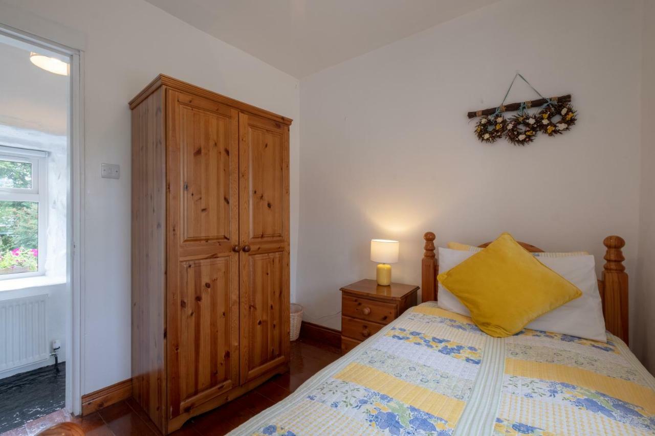 Knockfin Cross Roads Yellow Cottage, Doolin מראה חיצוני תמונה